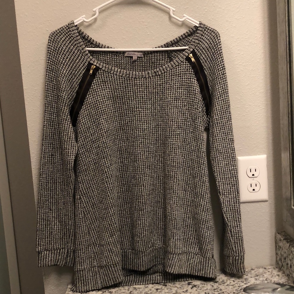 Women’s Small Knitted Sweater